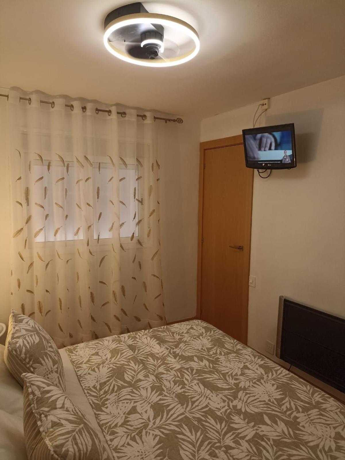 Brisas Del Mar Apartment Салоу Стая снимка